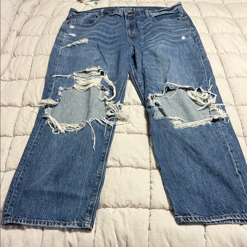 Distressed Blue Jeans for Women’s
